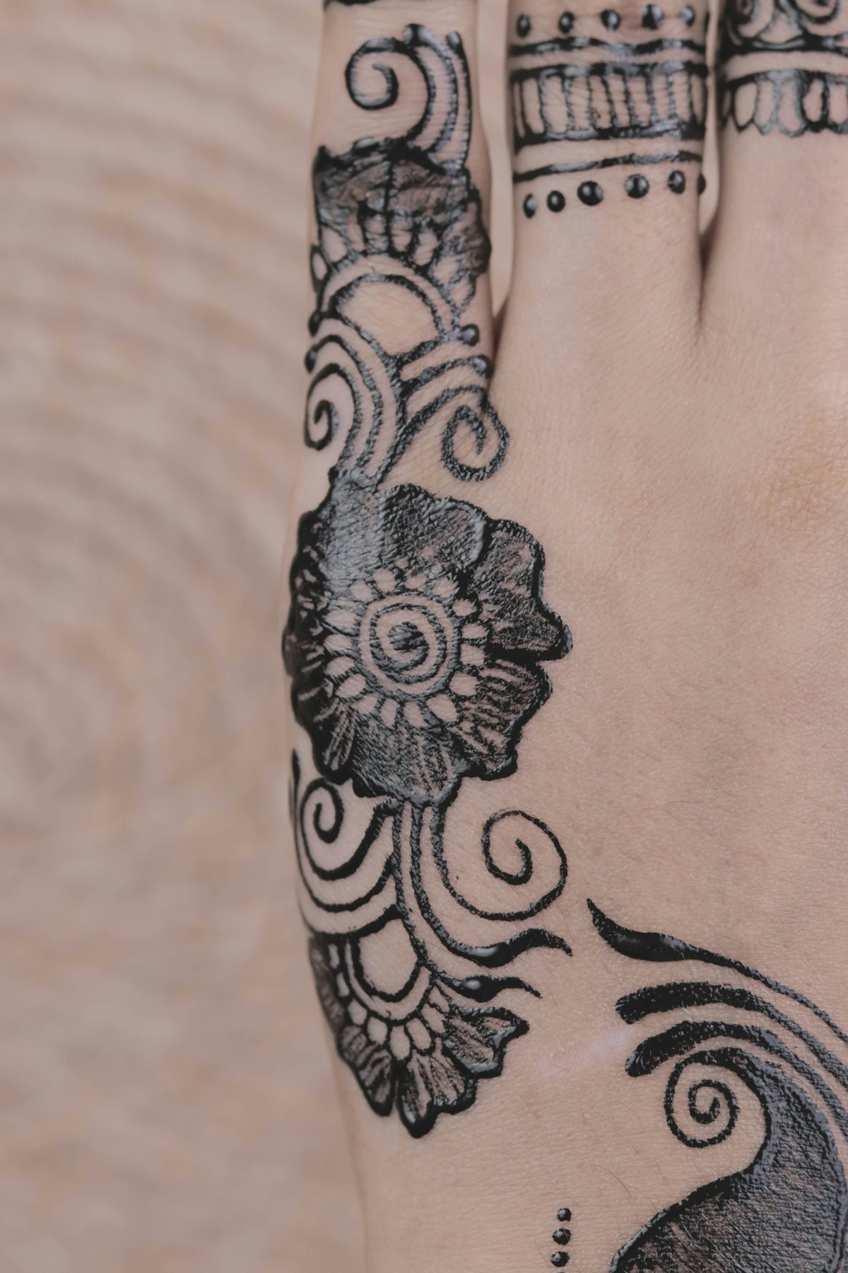 mehndi tattoo