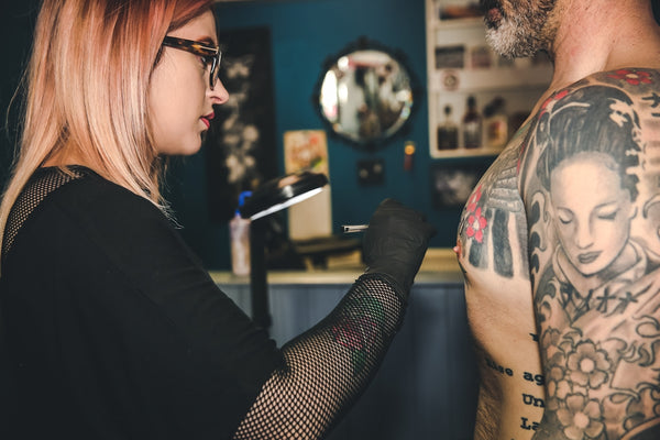 Melhorando a Criação de Texturas Detalhadas Com Ferramentas Procreate em Seus Desenhos de Tatuagem