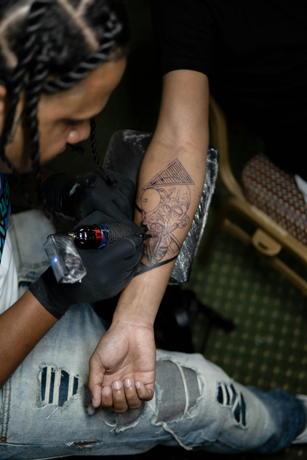 A Pro-Grade Guide to Realistic Tattoo Texture Tutorials